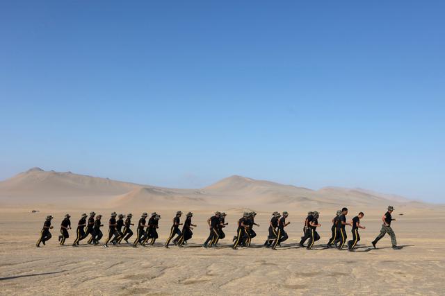 La Marathon des Sables es una carrera que se realiza desde hace más de tres décadas en el desierto de Sahara. La edición 33 será en Marruecos. (Foto: Reuters)