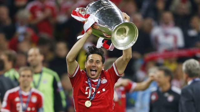 Claudio Pizarro y los títulos en su carrera. Foto: AFP/USI