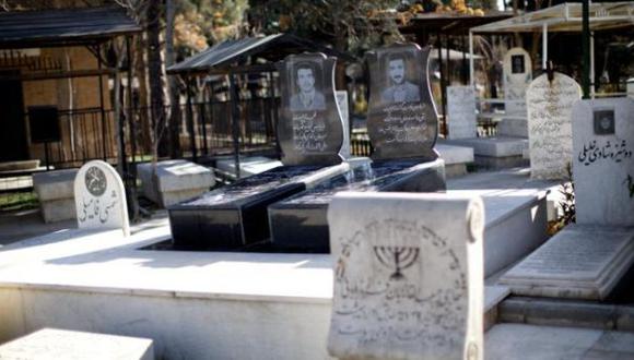 Francia: profanan cientos de tumbas en cementerio judío