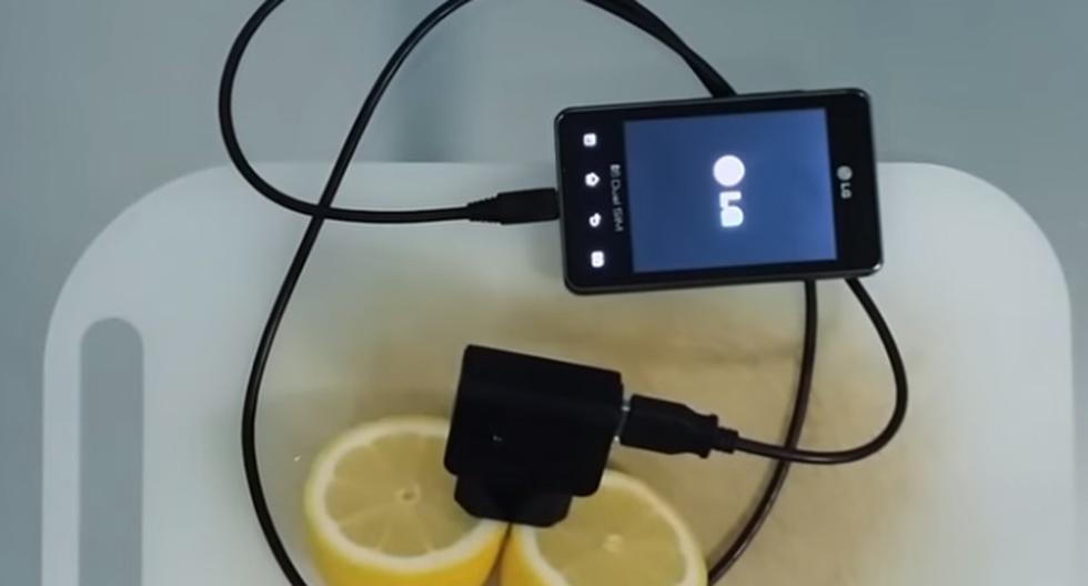 Este video de YouTube nos muestra cómo se puede cargar teléfonos celulares gracias a un limón. (Foto: captura)