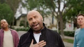 John Travolta recrea coreografía de “Grease” en un comercial para el Super Bowl 