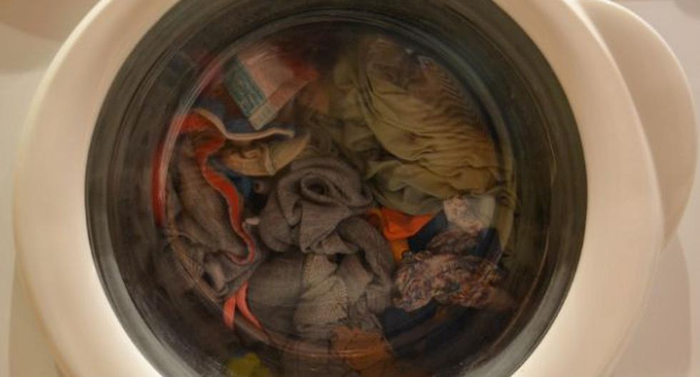 Si bien la lavadora nos ha facilitado la vida, aún se cometen algunos errores a la hora del cuidado de las prendas. (Foto: Pixabay)