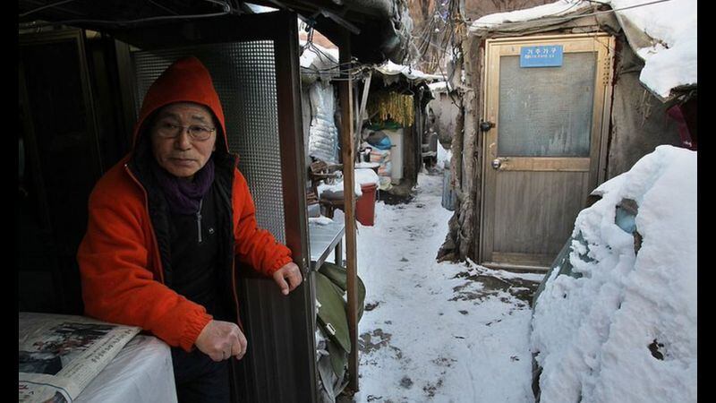 More than 16% of South Koreans live in poverty, according to figures from the Organization for Economic Cooperation and Development (OECD).  (GETTY IMAGES).