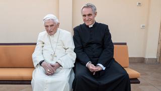 Benedicto XVI: secretario personal publicará sus memorias contra las “calumnias”