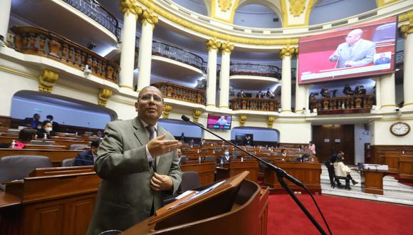 La bancada de Fuerza Popular viene promoviendo la censura de Dimitri Senmanche mediante la recolección de firmas en el Congreso. (Foto: Congreso)