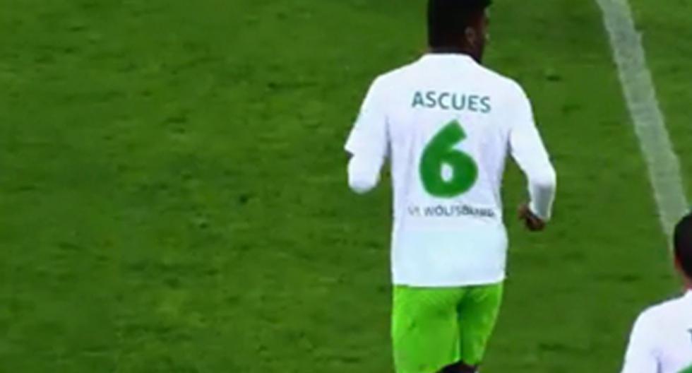 El peruano Carlos Ascues destacó en el partido Wolfsburgo vs Saint Etienne. (Foto: Captura)