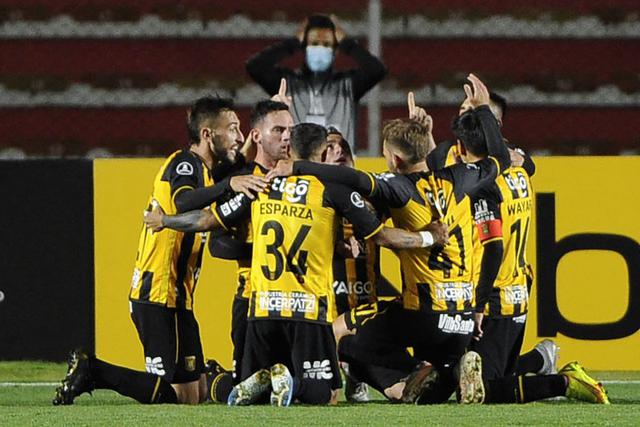 The Strongest y Paranaense se enfrentaron este martes en La Paz por Copa Libertadores 2022. (Foto: AFP)