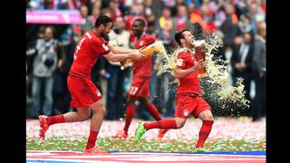 Claudio Pizarro y Bayern Múnich celebran título de Bundesliga