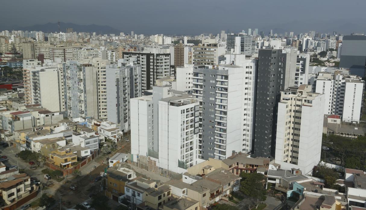 Conozca en esta galería los precios de venta y alquiler por metro cuadrado de algunas ciudades de Lima, al cuarto trimestre de 2019, según datos del Banco Central de Reserva.  (Foto: USI)