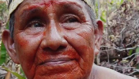 Raimundo Mura, líder de la tribu indígena Mura, de Brasil, sufre al ver morir a los árboles de su tierra. (Foto: REUTERS, vía BBC Mundo).