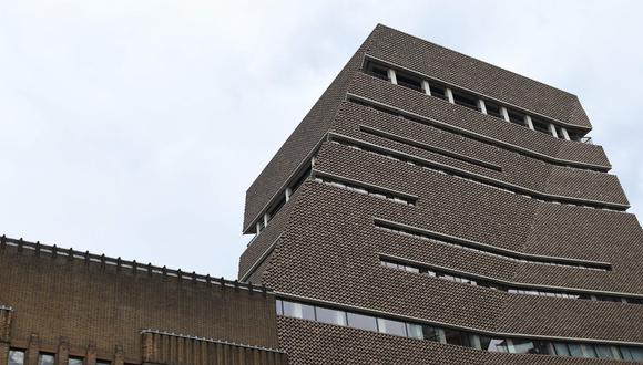Adolescente arroja a un niño de 6 años desde el décimo piso del museo Tate Modern. (AFP).
