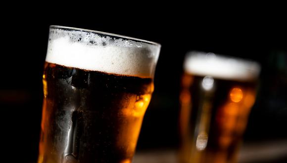 Botan 100 millones de litros de cerveza en Francia por cuarentena de coronavirus. Foto: AFP / KENZO TRIBOUILLARD