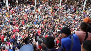 Miles de migrantes venezolanos alistan caravana hacia Estados Unidos en el sur de México