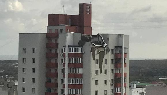Bombardeo ucraniano alcanza un edificio de la ciudad rusa de Belgorod, cerca de la frontera entre Rusia y Ucrania.