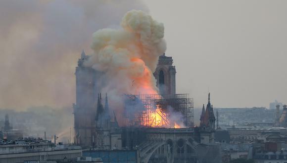 Neymar, Mbappé y el mundo del deporte lamenta el incendio en la catedral Notre Dame. (Foto: AFP)