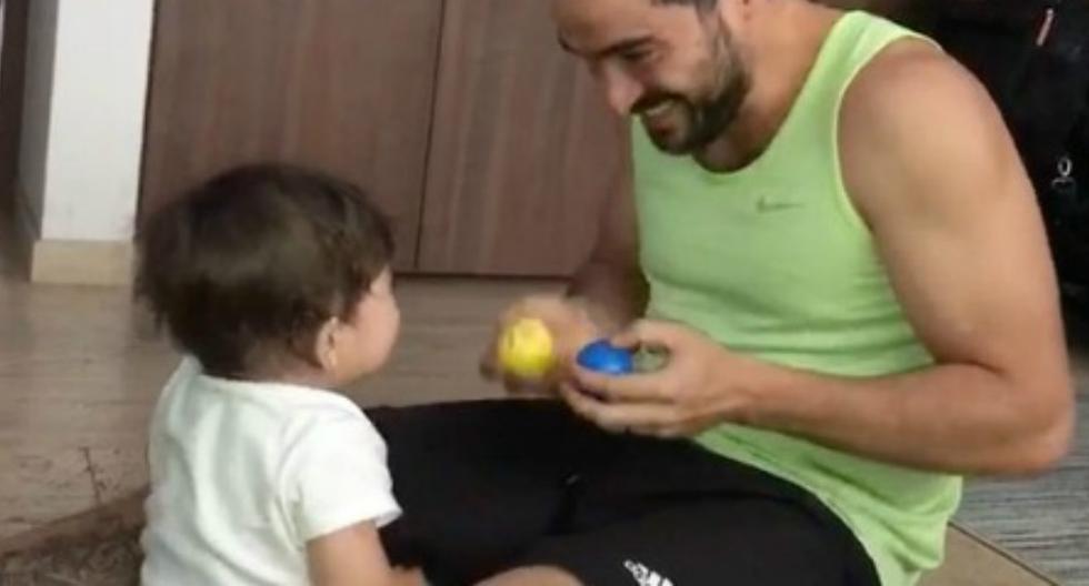Poncho Herrera compartió un video de su bebé dando sus primeros pasos y sus seguidores no dejan de elogiarlo. ¡Detalles en la nota! (Foto: Instagram)