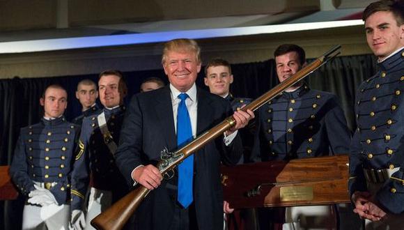 Donald Trump apoya aumentar controles de antecedentes para compra de armas en Estados Unidos. (Getty Images)