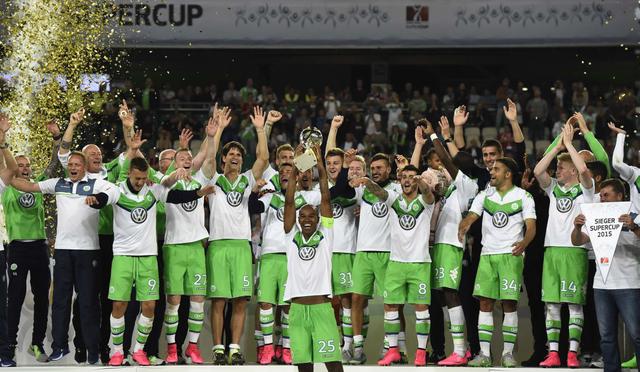 Wolfsburgo: Carlos Ascues festejó título de Supercopa alemana - 4
