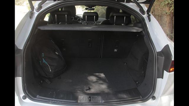 La maletera tiene una capacidad de 577 litros que se pueden ampliar hasta los 1.234 si se abaten los asientos.