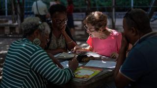 Brasil: Profesores ocupan las plazas de Río de Janeiro con clases totalmente gratis | FOTOS