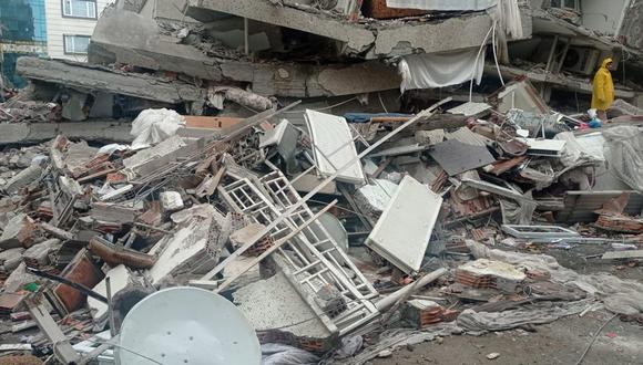 La ONU expresó su deseo de apoyar en las tareas de rescate y asistencia a los heridos y damnificados por el terremoto de magnitud 7,8 que afectó el lunes el sur de Turquía y parte de Siria | Foto: EFE/EPA/DENIZ TEKIN