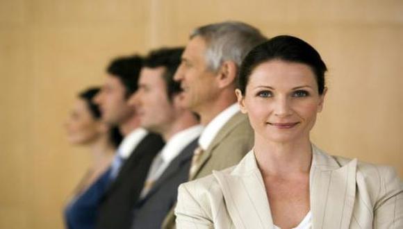 ¿Las mujeres tienen mejor rendimiento como CEO de una empresa?