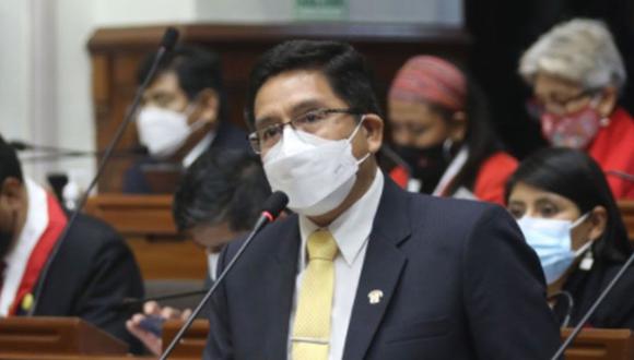 Cuarto Poder denunció que un sobrino del congresista Elías Vara, de Perú Libre, participó en actividades de carácter parlamentario junto a su tío, pese a no estar contratado de manera formal por el Parlamento | Foto: Congreso