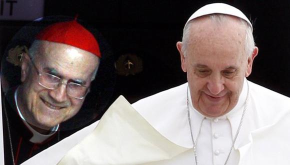 Bertone y el Papa Francisco. (Agencias)