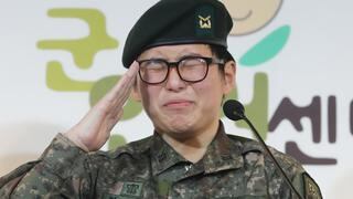 Armada de Corea del Sur expulsa a una suboficial que cambió de sexo