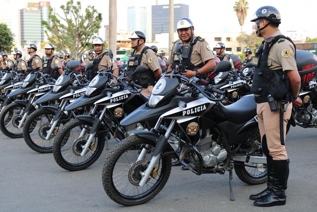 La Asociación de Bancos del Perú (ASBANC) realizó un donativo de 40 motocicletas a la Policía Nacional (PNP), en el marco del convenio de cooperación que llevan adelante ambas instituciones y que servirán de apoyo en la lucha contra la delincuencia.