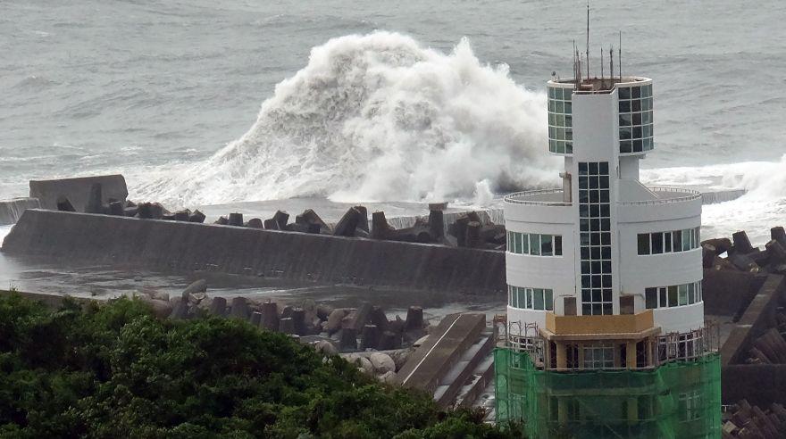 China y Taiwán están en alerta por la llegada del tifón Malakas - 2