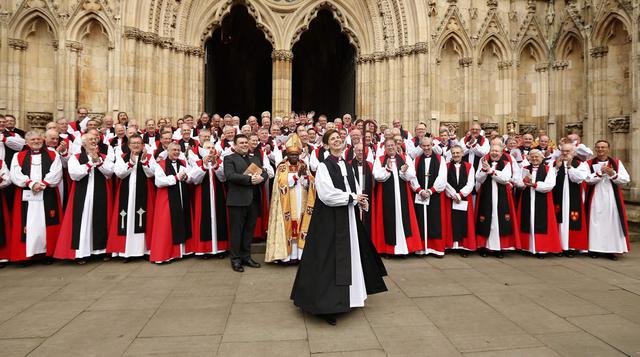 Libby Lane, la primera obispo de la Iglesia Anglicana - 1