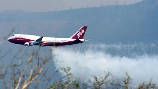 El Supertanker ya combate los incendios forestales en Bolivia | FOTOS