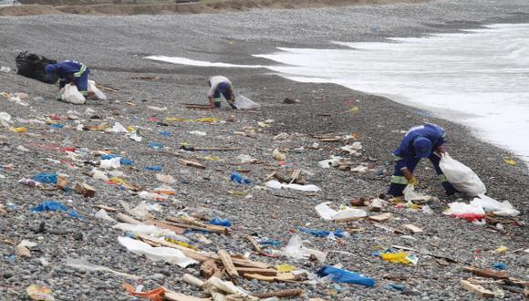 Hasta 35.000 toneladas de plástico flotan en los mares