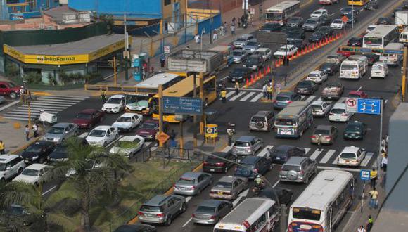 Limeños perciben que pierden más tiempo en transporte público