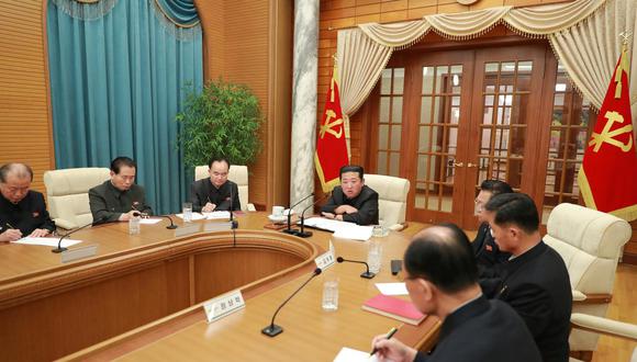El régimen de Kim Jong-un realizó cuatro ensayos balísticos desde que inició el 2022, además el miércoles deslizó la idea de retomar su programa nuclear ante las duras sanciones internacionales que pesan sobre Corea del Norte. (Foto: KCNA / Reuters)