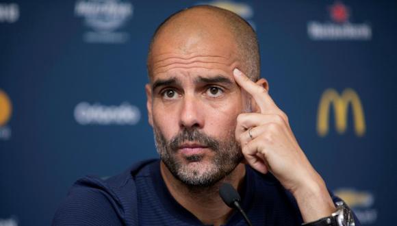 Pep Guardiola mostró su molestia con los balones que se usaron en el último duelo del Manchester City por la Copa de la Liga. (Foto: AFP)