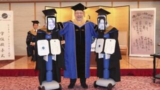 Universidad de Japón realiza creativa graduación con el auditorio ‘repleto’ en plena pandemia
