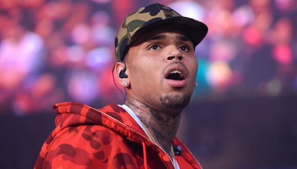 Mujer denuncia a Chris Brown por amenaza de muerte con pistola