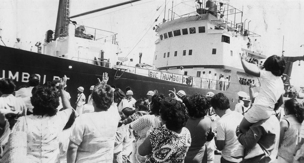 Callao, 4 de enero de 1988. El BIC Humboldt, el recordado buque de investigación Científica del Perú, zarpó con tripulación militar y civil especializada rumbo al sur del planeta. Emoción, patriotismo y esperanza se sentía entre el público peruano. (Foto: GEC Archivo Histórico)