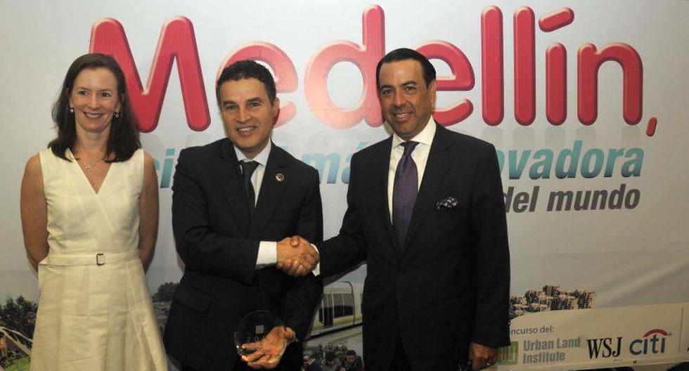 El reconocimiento entregado al alcalde de Medell&iacute;n, An&iacute;bal Gaviria Correa.