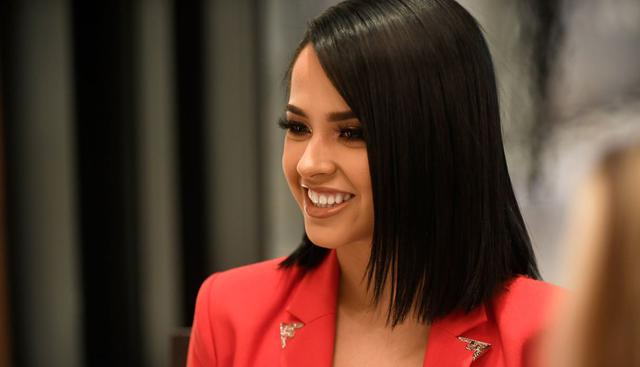 Becky G se inspira en Selena Quintanilla para protagonizar la portada de la revista Hola! USA. (Foto: AFP)