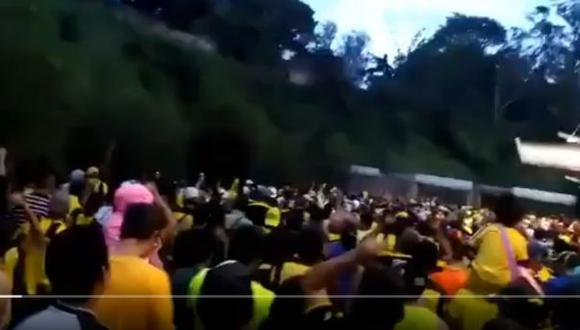 Venezuela: Clásico de fútbol termina con protesta contra Maduro
