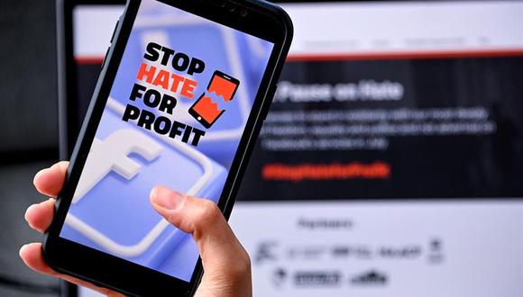 Una imagen que muestra el eslogan de la campaña 'StopHateForProfit'. Numerosas empresas se han unido a un boicot publicitario en Facebook para protestar contra el manejo del gigante tecnológico estadounidense a los mensajes de odio en sus plataformas. (EFE / EPA / SASCHA STEINBACH).