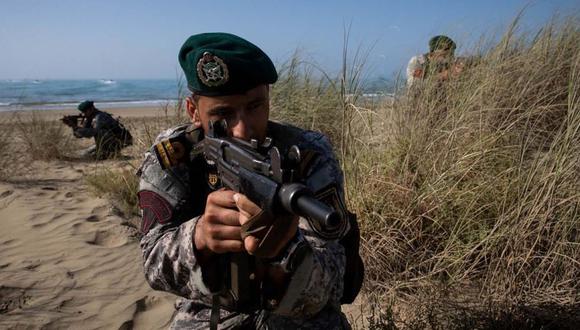 Según el acuerdo internacional sobre el programa nuclear iraní, este embargo, que prohíbe sobre todo la venta de armas y de equipos militares pesados a Irán, debía expirar el 18 de octubre. (Foto: Iranian Army office / AFP).