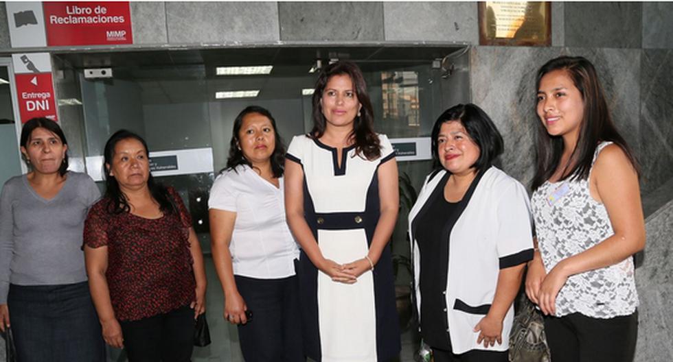 La ministra de la Mujer, Carmen Omonte, se reunió con sindicatos de trabajadoras del hogar. (Foto: Difusión)