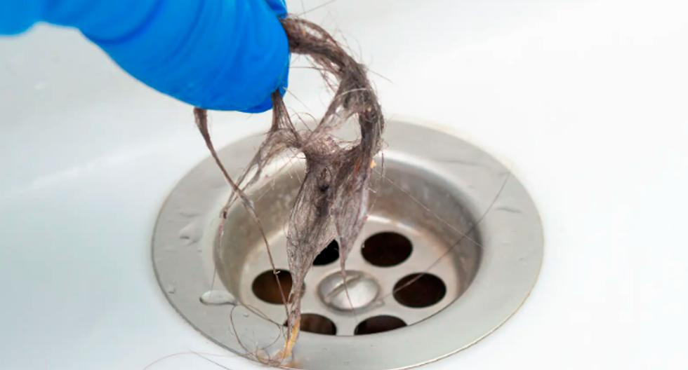 A simple trick to remove hair stuck in the drain |  Answers