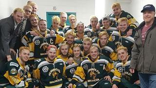Canadá: Accidente de autobús de equipo de hockey dejó 14 muertos