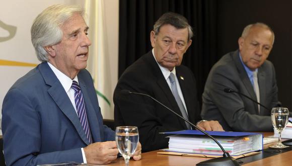 Alan García | Parlamento de Uruguay respalda a Tabaré Vázquez sobre asilo a ex presidente. (AFP)