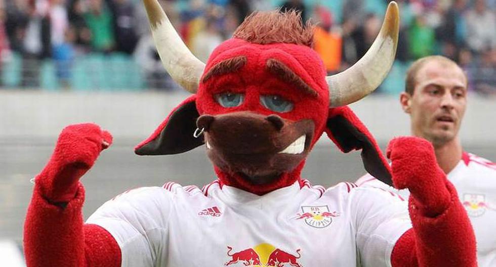 La mascota del Red Bull Salzburg de Austria. (facebook.com/FCRedBullSalzburg)
